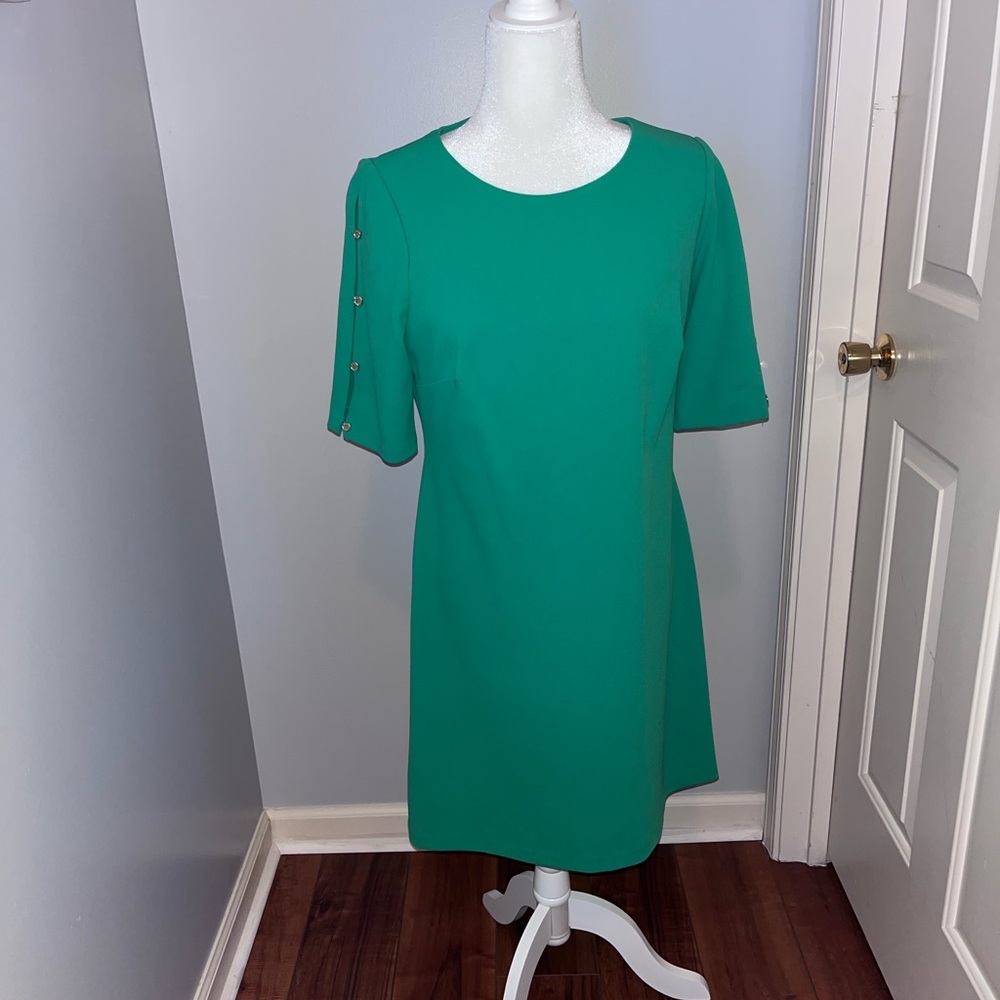 Tommy Hilfiger Green Mini Dress with Buttoned Sleeves, zipper on the back